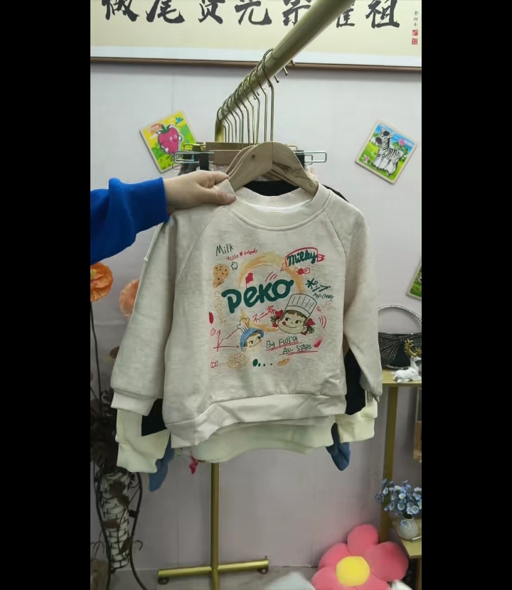 Wholesale of children clothing with mixed styles